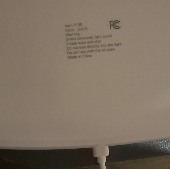 UV phone sanitizer 7" long x 3.5 wide - Picture 4 of 4